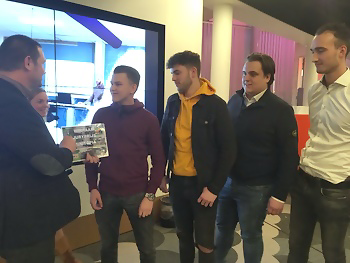 TinyHouse Winnaars krijgen de prijs van de Wethouder